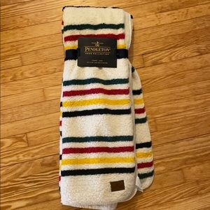 Pendleton Sherpa Jete Throw